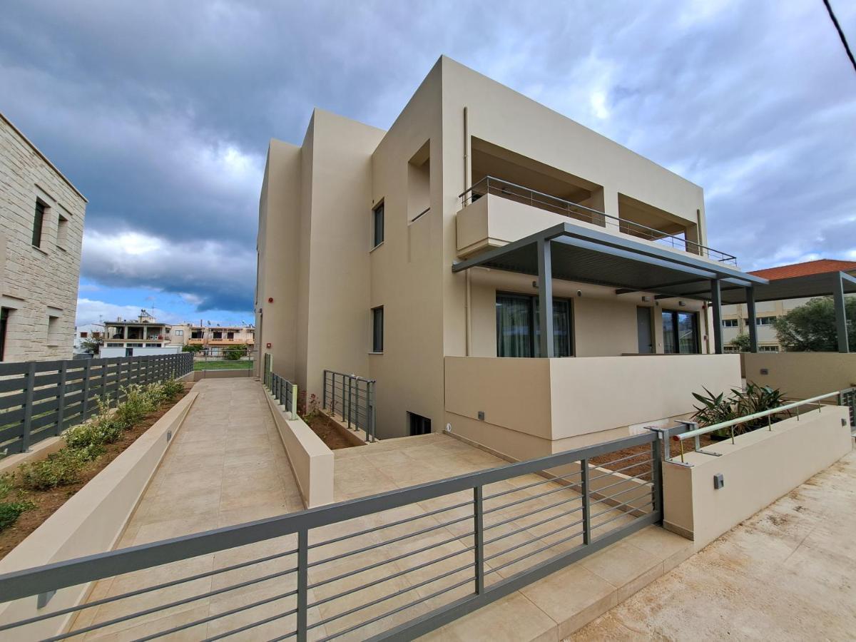 Rosemary Apartments Palaiochora Exteriér fotografie